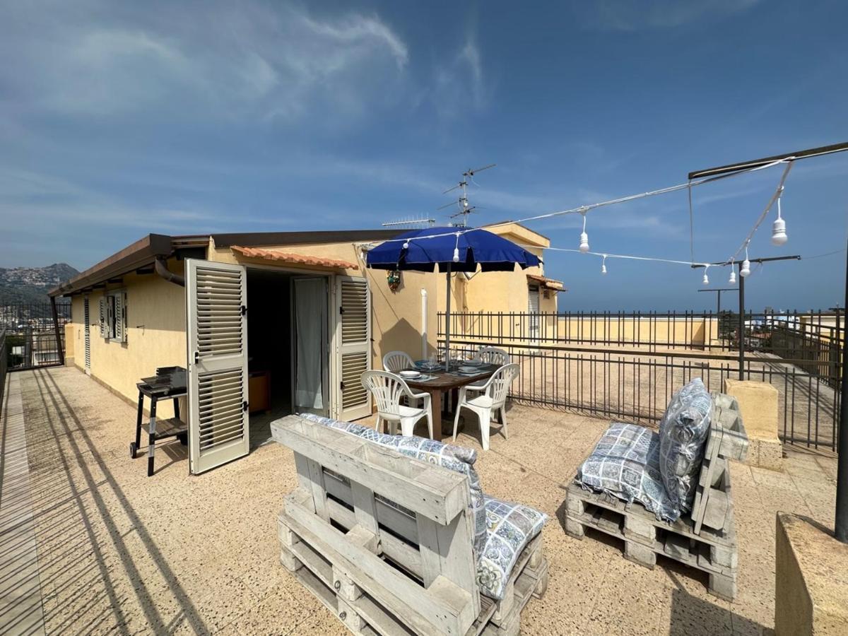 Attico Di Giggia Apartment Giardini Naxos Bagian luar foto