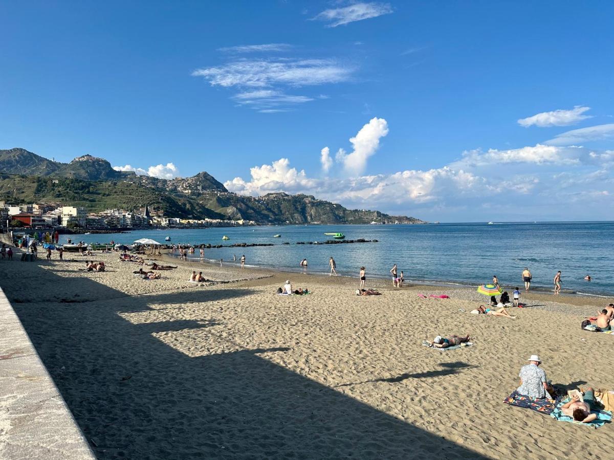 Attico Di Giggia Apartment Giardini Naxos Bagian luar foto
